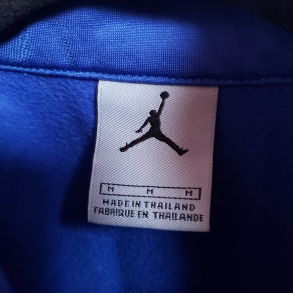 Jordan's Men's Size Medium Blue Training Jersey . - Pre-Owned - Picture 2 of 7